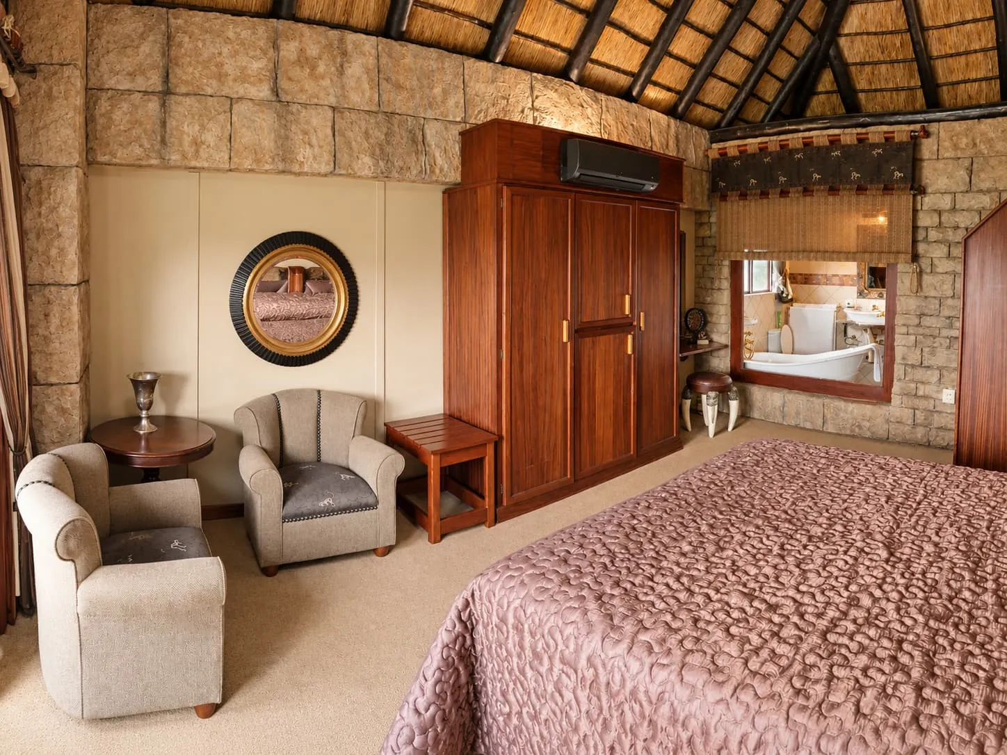 Luxury Room — photo 3 of 8