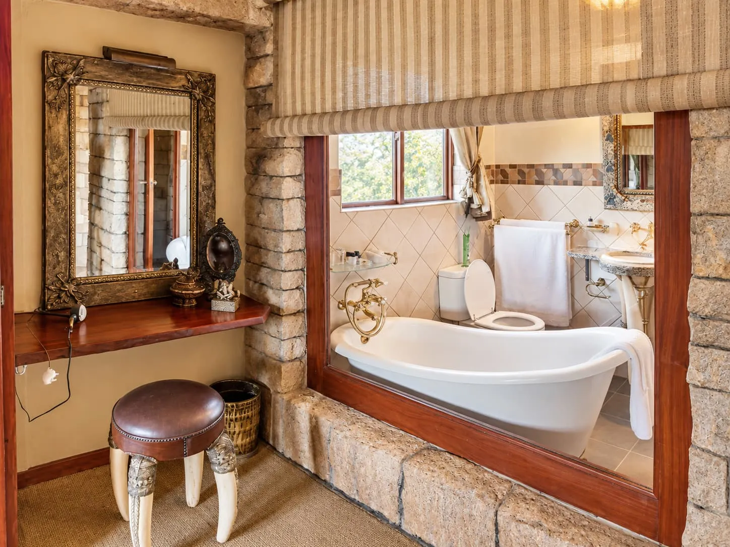 Luxury Room — photo 4 of 8